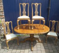 Extending pine table & set 4 Queen Anne style chairs