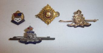 2 Artillery sweetheart brooches 1 marked 9ct gold & 1 silver, cap badge etc.