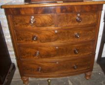 Vict. mah. bow fronted chest of drawers