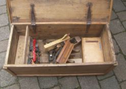 Pine tool box