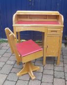 Children`s rolltop desk and chair