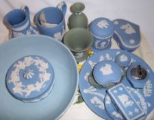 Quantity of Wedgwood jasperware