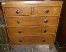 Vict. wood grained chest of drawers