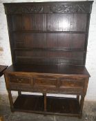 Oak welsh dresser with Delft rack