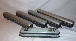 Lima O gauge twin pantograph electric loco in FS livery & 4 coaches