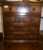 Sm. chest of drawers