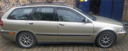 2001 Volvo V40 estate car mileage approx. 127,000 with integral Auto Lift wheelchair hoist