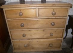 Pine chest of drawers