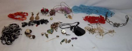 Sel. costume jewellery inc. beads, earrings, brooches, rings including globe watch etc.