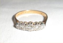 18ct gold 5 stone diamond ring set in platinum total wt 2.8g