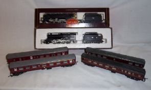 Hornby L.M.S 2-8-0 Class 8F loco in black livery & original box, Hornby B.R 2-10-0 Class 9F loco