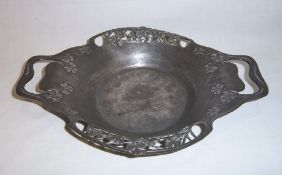 Art Nouveau pewter dish with clover leaf dec. & pierced borders stamped to base `Tudric` 0287