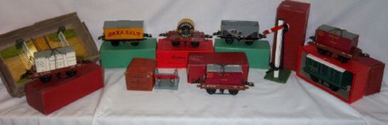 Sel. tinplate Hornby Railways O Gauge inc. `Saxa` wagon, hopper wagon, 2 x flat bed wagons with `B.R