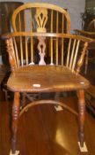 Windsor chair with crinoline stretcher