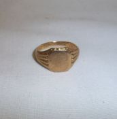 9ct gold gentlemans signet ring wt approx. 5.6g