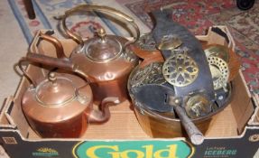 2 copper kettles, brass panchion & saucepan, sel. horse brasses etc.