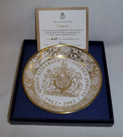 Royal Worcester ltd ed. coaster to commemorate `Queen Elizabeths II Queen`s Jubilee` 648/1000 in