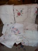 Sel. embroidered table linen, old nightshirts, bloomers etc.