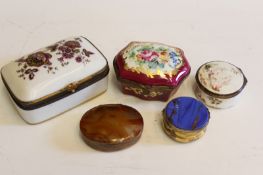 Five various trinket boxes, comprising three enamel and two stone set. (5)