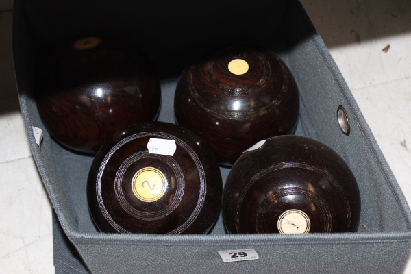 A SET OF BOWLING WOODS