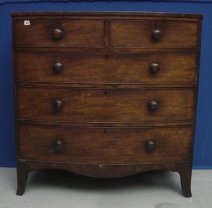 Georgian Mahogany Bow Fronted Chest of 2 Short & 3 Long Cock-beaded Drawers on splayed shaped