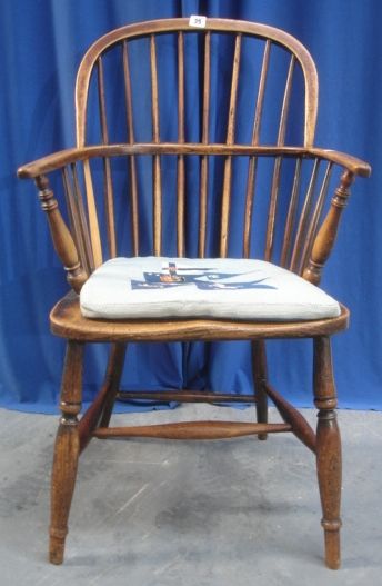 Late C18th/Early C19th Windsor Elm Seated High Comb Back Chair on 4 turned supports with plain