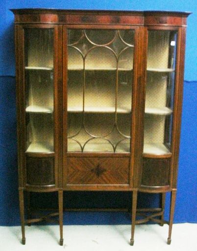 Late Victorian/Edwardian Mahogany Inlaid Display Cabinet with 2 bowed panel ends, pair doors to