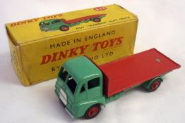 DINKY TOYS NO 432, a very good 432 Red and Green Guy Warrior Flat Truck, minor chipping to rear