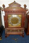 An early 20th Century Oak cased Mantel Clock, Lenzkirch, 916340, the architectural case with ring