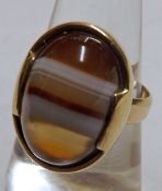 A hallmarked 9ct Gold Banded Agate Panel Ring