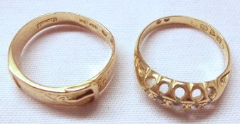 A Victorian hallmarked 18ct Gold Buckle Fronted Ring with engraved decoration, hallmarked for London