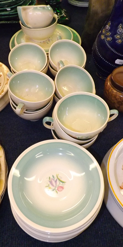 A Mixed Lot of Susie Cooper Table Wares, Pattern No 1019, comprising Milk Jug, Sugar Basin, twelve