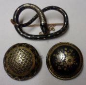 A Mixed Lot of unusual Tortoiseshell and Gold Piqué Work Serpent Brooch, 55mm x 34mm maximum;