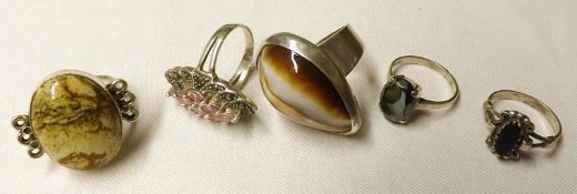 A group of five assorted white metal stone-set Dress Rings (5)