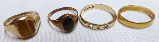 A Mixed Lot comprising: a hallmarked 22ct Gold Wedding Ring (misshapen), weighing approximately