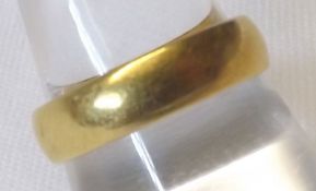 A hallmarked 22ct Gold Plain Wedding Band, approx 5 gm