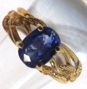 A hallmarked 9ct Gold Ring set with Kyanite (approx 1.346 ct)