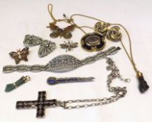 A tray of assorted Jewellery items, including white metal and Garnet mounted Cross on white metal