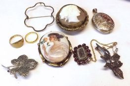 A Mixed Lot comprising: a Victorian Pinchbeck Framed Shell Cameo Brooch of a classical lady; an