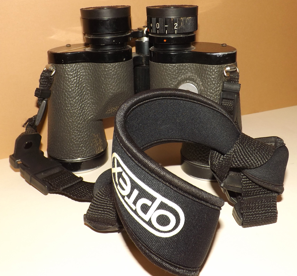 PAIR OF SWIFT 8.5 X 44 BINOCULARS