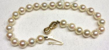 A Mikimoto Cultured Pearl Bracelet with 9ct Gold clasp, approx 17cm long