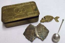 A Queen Mary Christmas 1914 Brass Metal Tobacco Box, containing oddments including bullet-type