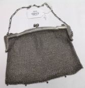 A George V white metal “Chainmail” Evening Purse with plain clasp and mount, chain handle, 6” x 5”