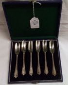 A cased set of George V Pastry Forks with decorative pointed ends to the handles, Birmingham 1932,