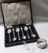 A cased set of six George V Coffee Spoons, Hanoverian pattern, Sheffield 1922, makers JS & S;