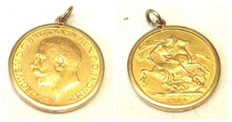 A George V Gold Sovereign dated 1914 within a hallmarked 9ct Gold Pendant Holder.