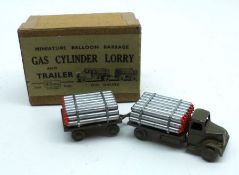 Britains Gas Cylinder Lorry and Trailer 00 gauge No 1879 with original box