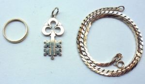 A Mixed Lot comprising: a hallmarked 9ct Gold flattened “S” link Necklace, a hallmarked 9ct Gold Key