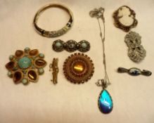 A bag of assorted Jewellery items including Cameo Brooch and others, Bangle, hallmarked 9ct Gold