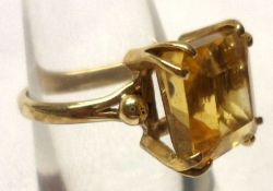 A hallmarked 9ct Gold Single Square Cut Citrine Dress Ring